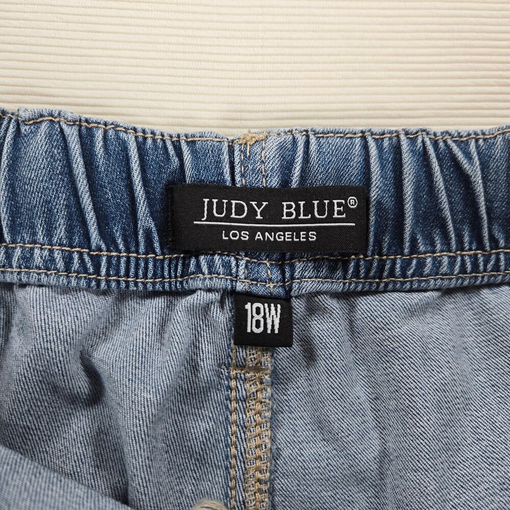 Judy Blue Light Blue Ankle Jeans - Picture 3 of 8